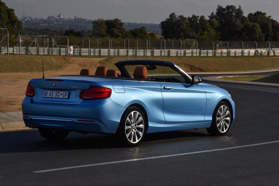  BMW 220i Convertible Luxury Line (F23) 2017 года  (ZA) (фото 8 из 10)